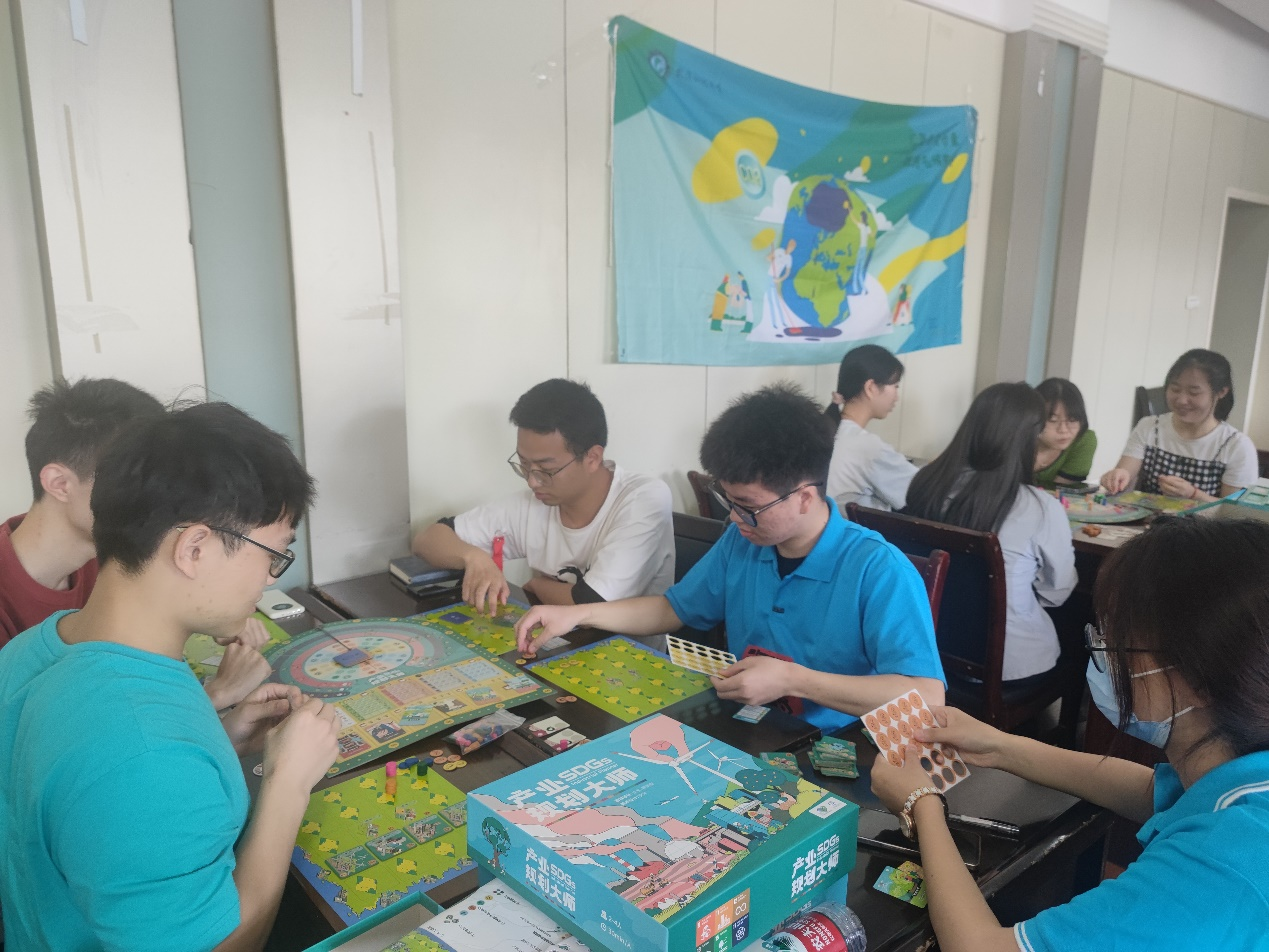 2026美加墨世界杯官网资源与环境工程学院举办桌游科普活动：以桌游形式传达双碳理念